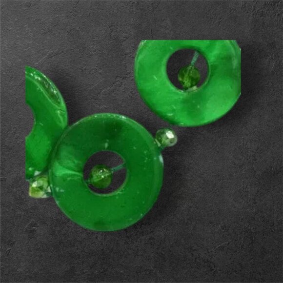 Vintage Emerald Green Glass & Aurora Borealis Statement Necklace - Picture 6 of 8